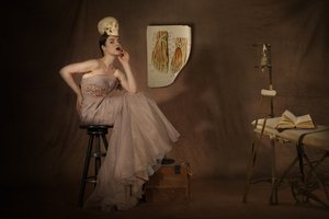 Elegantní studie lebky od Christine von Diepenbroek