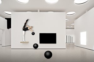 Elegantní tanečnice v galerii