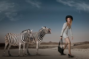 Surrealistická módní scéna v poušti od Christine von Diepenbroek