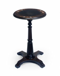 Viktoriánský ebonizovaný příležitostný stůl, konec 19. století (ebonizované dřevo)