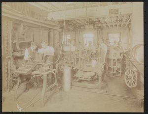 Filmová laboratoř Dressler & Co. s pracujícími muži, New York od Company Byron