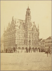 Hotel de ville, Oudenarde od Cundall and Fleming
