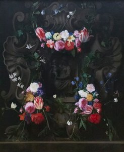 Blumengirlanden umgeben die Jungfrau mit Kind