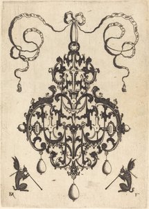 Velký přívěsek, dvě okřídlená fantasy stvoření s trumpetami na dně