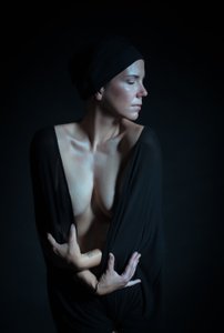 Zamyšlená žena od Denisa Justusová Šumcová