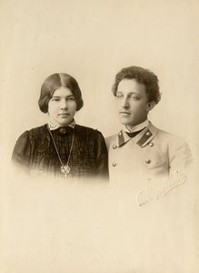 Portrét básníka Alexandra (Alexandra) Aleksandroviče Bloka (1880-1921) s manželkou. Stříbrná želatinová fotografie Dmitri Spiridonoviče Zdobnova (konec 19. stol.)
