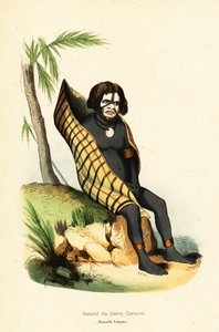 Pochází z Carteret Bay, Nui Allan, Nové Irsko, Papua Nová Guinea od Doms Doms