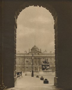 A Passing View of Somerset House From The Strand, c1935. od Donald McLeish