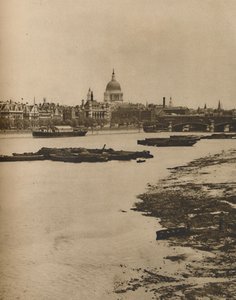 Nábřeží a Blackfriars z South End of Waterloo Bridge, c1935. od Donald McLeish