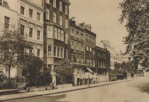Kensingtonské náměstí, které stále zachovává mír dvou století, c1935. od Donald McLeish