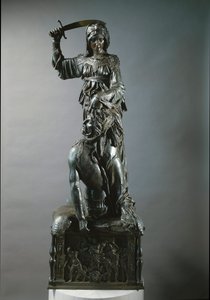 Judith a Holofernes. Bronzová socha