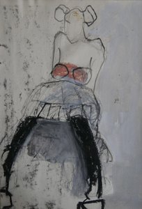 Abstraktní socha sedící tanečnice od Doris Schmitz