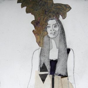 Žena se zlatými listy od Doris Schmitz