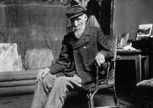 Auguste Renoir (1841-1919), francouzský malíř, ve své dílně v Cagnes-on-Mer (Alpes-Maritimes), asi 1907