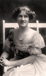 Nina Sevening , britská herečka, počátek 20. století.