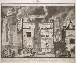 Ilustrace ukazující, jak nové dlouhé požární hadice dosáhnou do všech částí budovy, z knihy o hašení požárů v Holandsku, vydané kolem roku 1700. od Dutch School