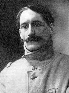 Henri Barbusse, autor protiválečných románů, 1923.