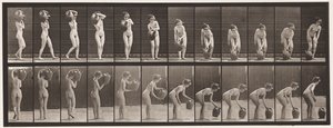 Talíř 235. Otáčení a vyjímání nádoby na vodu z ramene na zem, 1872-1885 od Eadweard Muybridge