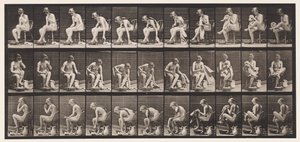 Talíř 411. Zvedání ručníku vsedě a utírání nohou, 1872-1885 od Eadweard Muybridge