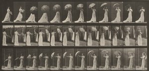 Tabule číslo 461. Otevření slunečníku a otočení se od Eadweard Muybridge
