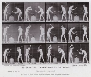Lidská postava v pohybu: Kováři, buší do kovadliny (černobílá fotografie) od Eadweard Muybridge