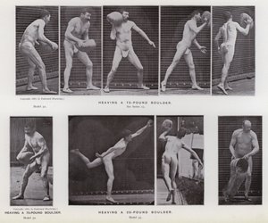 Lidská postava v pohybu: Zvednutí 75 liber těžkého balvanu; Ztěžování 20ti kilového balvanu (černobílá fotografie) od Eadweard Muybridge