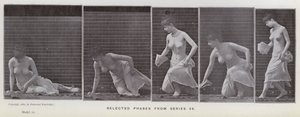 Lidská postava v pohybu: Vybrané fáze ze série 56 (černobílá fotografie) od Eadweard Muybridge