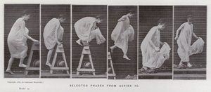Lidská postava v pohybu: Vybrané fáze ze série 70 (černobílá fotografie) od Eadweard Muybridge
