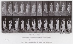 Lidská postava v pohybu: Žena, běh (č/b foto) od Eadweard Muybridge