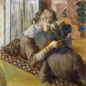 U módy. Klient zkouší klobouk od Edgar Degas