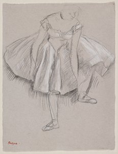 Tanečnice si upravuje pantofle, počátek 80. let 19. století (uhl a pastel na papíře) od Edgar Degas