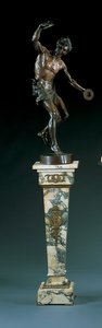 Odlito podle modelu od Goldscheidera, modelovaného jako tančící satyr hrající na činely od Edmund Klotz