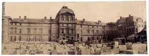 Muzeum Louvre: Napoleonské nádvoří z kolotoče