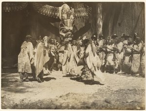 [Naida tančí Tanec života a smrti] od Edward S. Curtis
