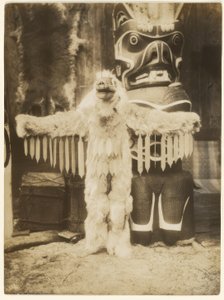 Vosa s bzučivým vířením je všechny zažene. od Edward S. Curtis