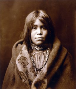 Apačská dívka, c. 1903, foto Edward S. Curtis od Edward Sheriff Curtis