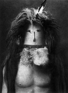 Indián Navajo převlečený za bohyni Haschebaad od Edward Sheriff Curtis