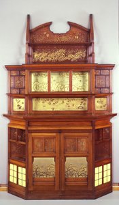 Harmony in Yellow and Gold: The Butterfly Cabinet, 1877-78 (olej na mahagonu se žlutým obkladem, mosaznými lištami a sklem)