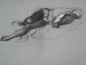 Studie pro ležící postavu Hamleta, z The Play Scene, Hamlet, dějství 3, scéna 2 od Edwin Austin Abbey