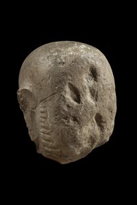 Hlava sochy boha Mina (vápenec) od Egyptian