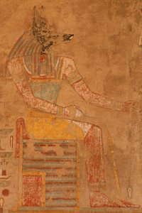 Anubis, bůh smrti z pohřebního chrámu královny Hatšepsut (asi 1503-1482 př. n. l.) (malovaný vápenec)