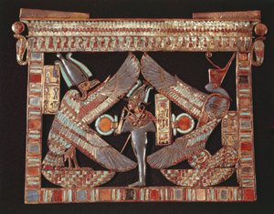 Prsní deska zobrazující Osirise na černém pozadí od Egyptian 18th Dynasty