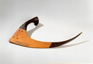 Ceremoniální srp terénního pracovníka Amun Amunemhat, Nová říše, cca 1479-1425 př. n. l. (dřevo)