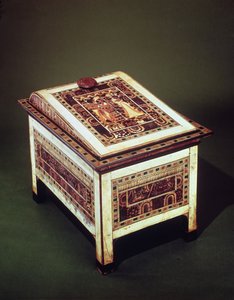 Kazeta z Tutanchamonovy hrobky (asi 1370-1352 př.nl) Nová říše (dřevo, bronz, slonovina a barevná glazura) (viz také 220898) od Egyptian 18th Dynasty