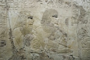 Egyptská antika: reliéf představující hosty pohřební hostiny - Hrobka vezíra Ramose (18. dynastie) - Luxor, Théby, Hrobka šlechticů Egypt - Egyptská civilizace: Vítězná hrobka (18. století): basreliéf znázorňující hosty pohřební hostiny, z hrobky šlechticů od Egyptian 18th Dynasty