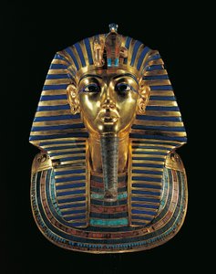 Zlatá pohřební maska ​​Tutanchamona (1347/1338 př. n. l.) vykládaná lapisem lazuli, obsidiánem a tyrkysem od Egyptian 18th Dynasty