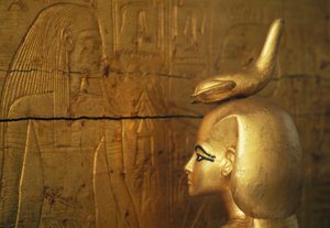 Soška Selkise nebo Serketa chránící truhlu s kanopami, Tutanchamonova pokladnice od Egyptian 18th Dynasty