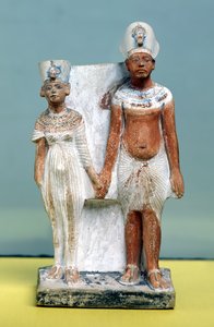Soška Amenophis IV (Achnaton) a Nefertiti, z Tell el-Amarna, období Amarna, Nová říše, 1353-1337 př.nl (malovaný vápenec) (viz také 50764)