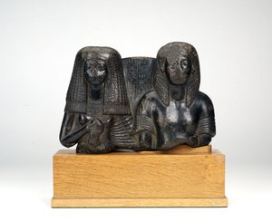 Soška vojenského důstojníka Huye a jeho manželky Nay, Songstress of Amun, New Kingdom (steatit) od Egyptian 18th Dynasty