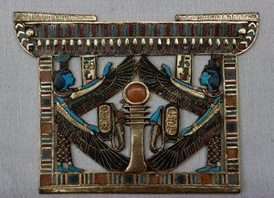 Chrámový náprsní štít, Tutanchamonova pokladnice, Egypt, Egyptská civilizace, Nová říše, Dynastie XVIII od Egyptian 18th Dynasty